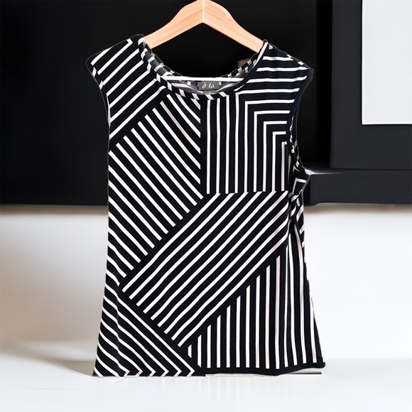 Dots black and white blouse - Picture 1 of 3